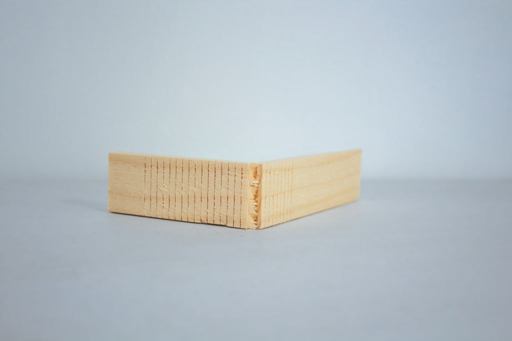 Cuña de madera premarcada