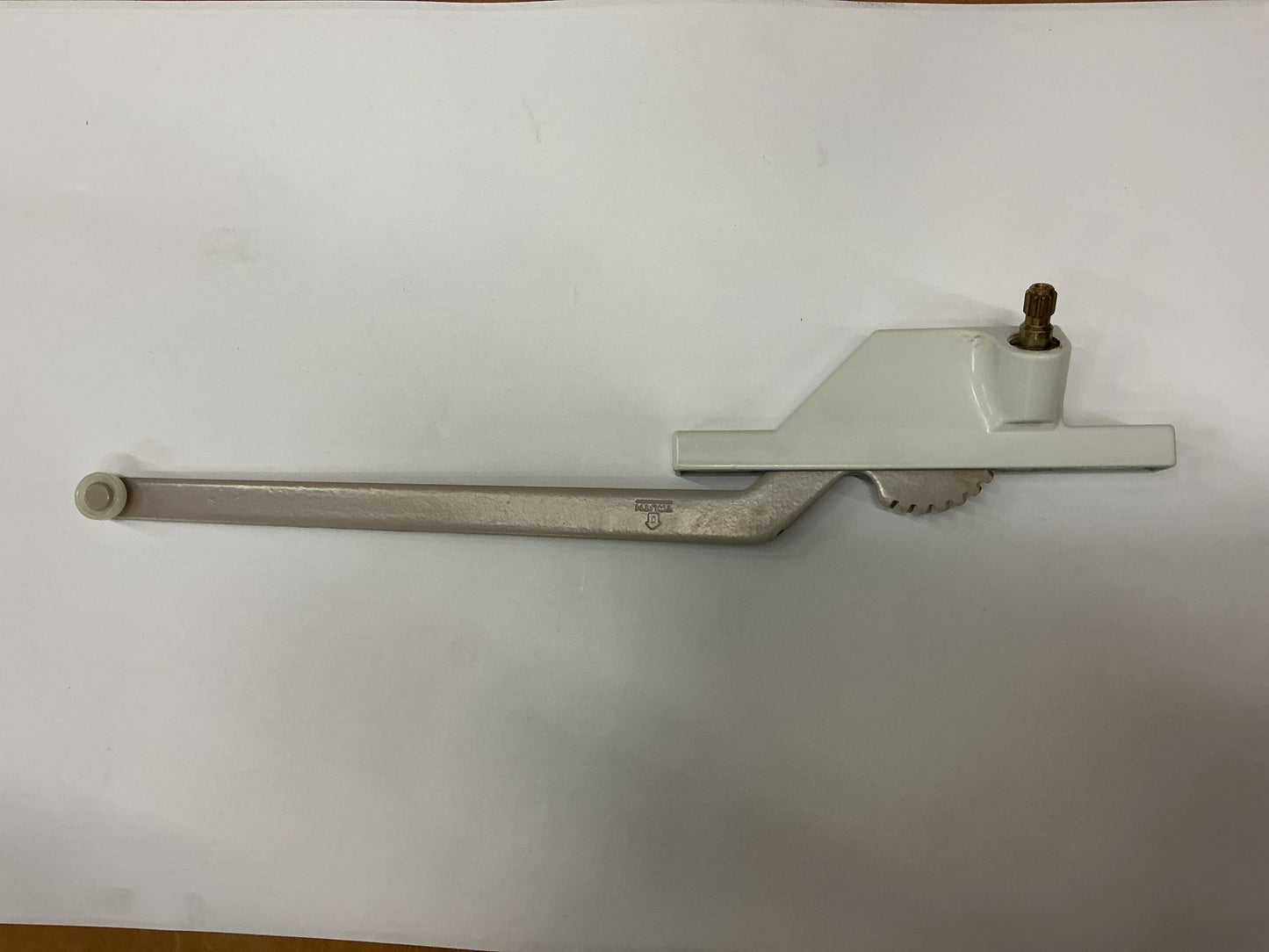Single Arm Oper 9 1/2"