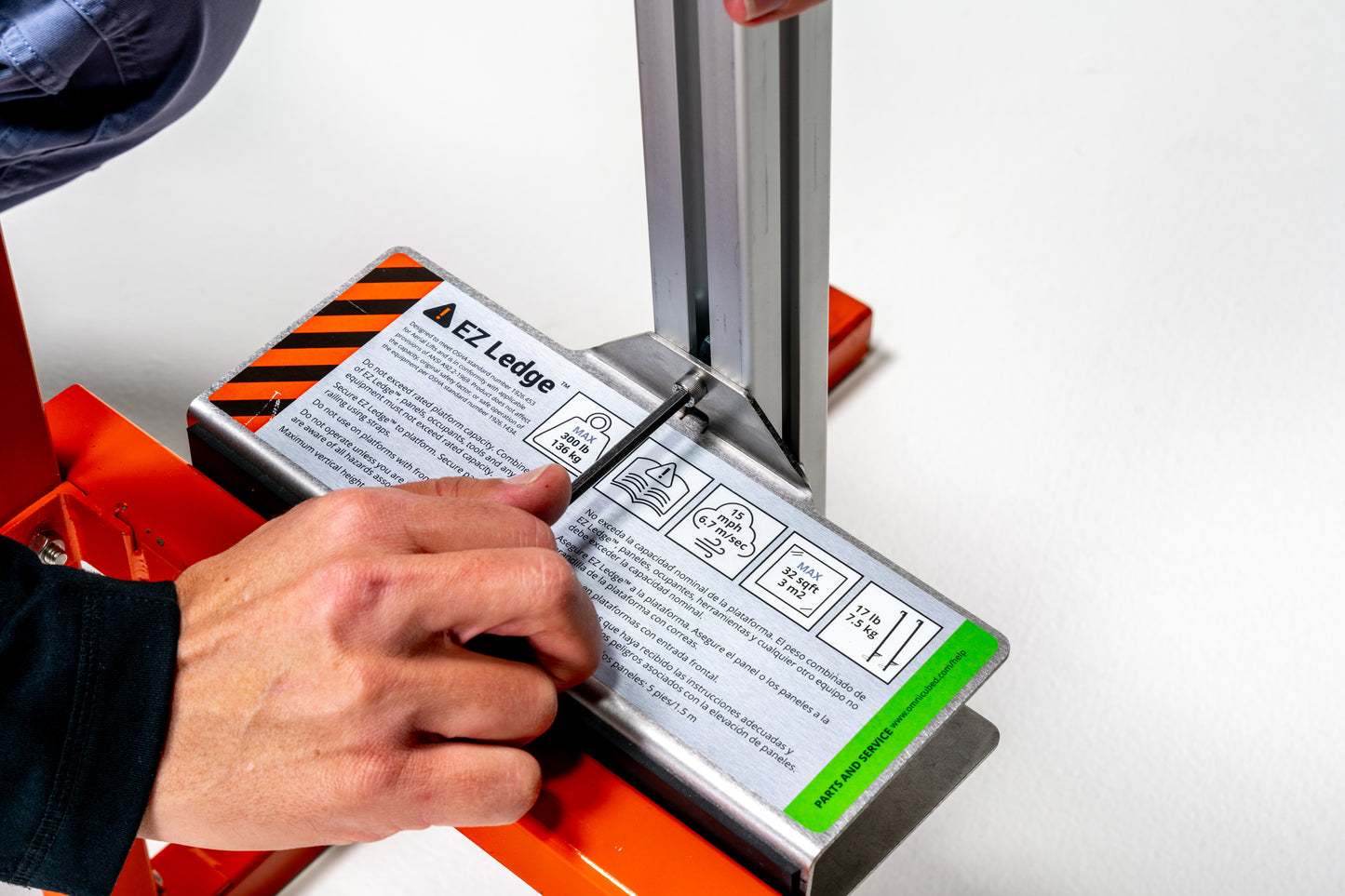 EZ Ledge™ Glass Lifter
