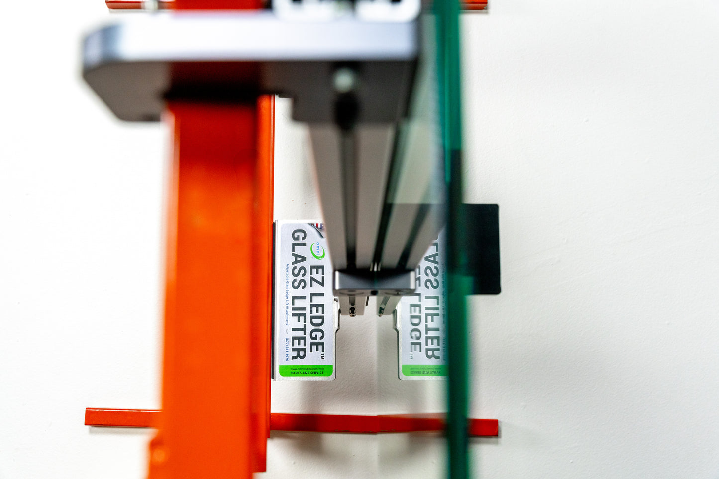 EZ Ledge™ Glass Lifter