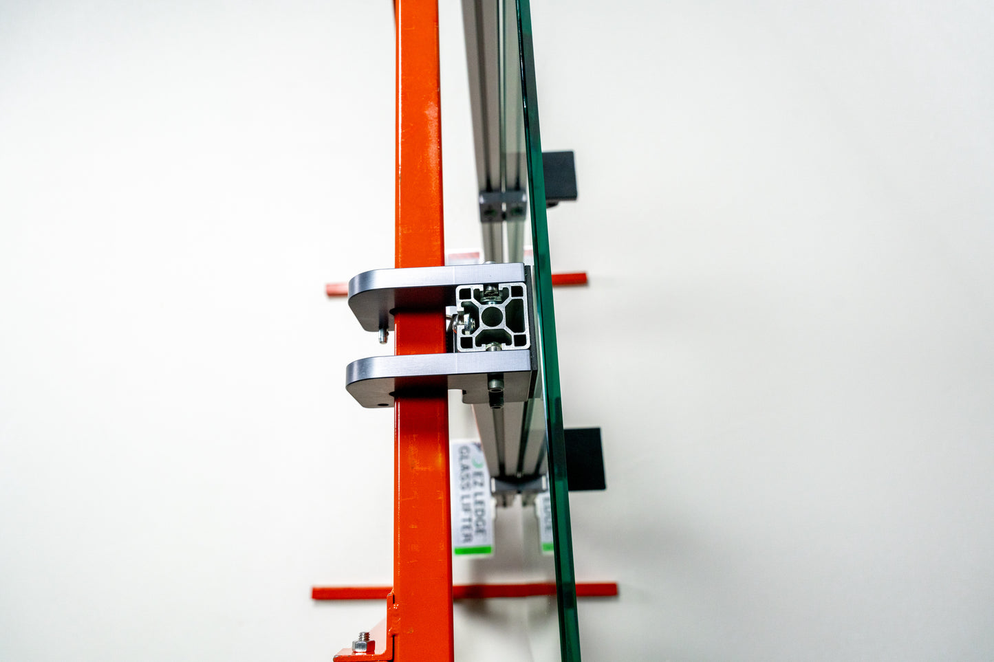 EZ Ledge™ Glass Lifter