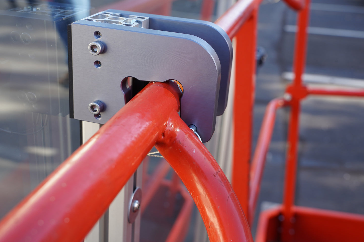 EZ Ledge™ Glass Lifter