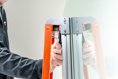 EZ Ledge™ Glass Lifter