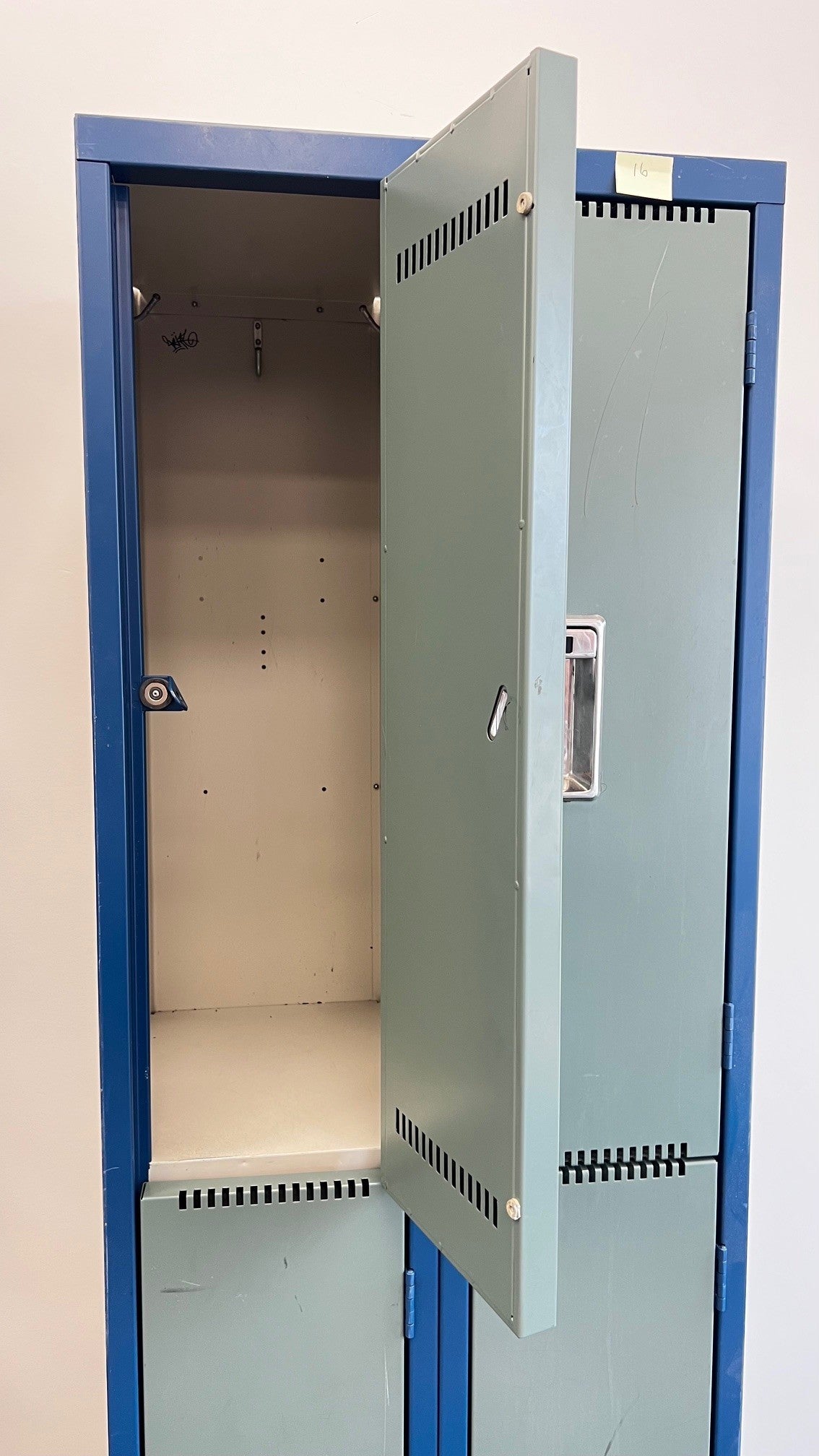 Metal Locker 2-Tier / 2-Bank