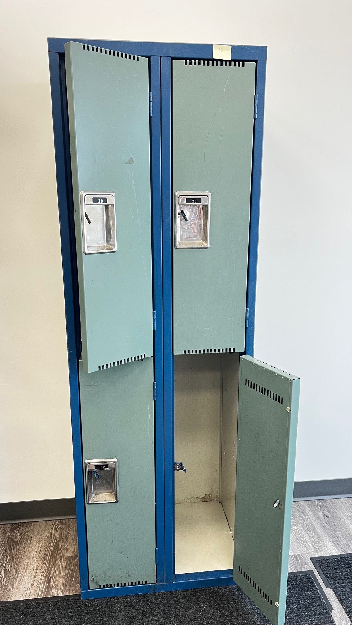Metal Locker 2-Tier / 2-Bank