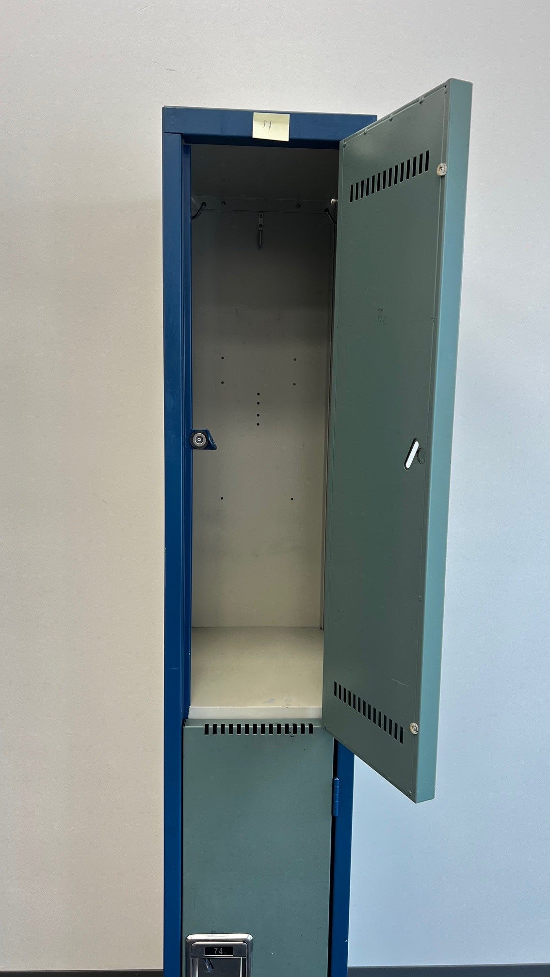 Metal Locker 2-Tier Single Bank